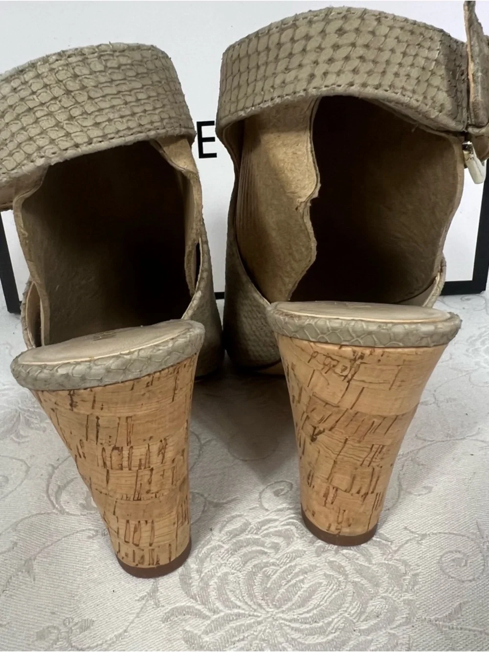 Nine West Shoes Peep Toe Ankle Strap 3 1/2”Wedges Textured Reptile Beige 7M👍